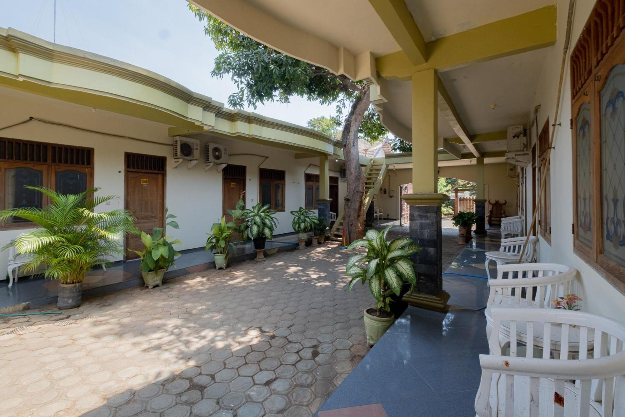 Reddoorz Syariah At Jalan Sunan Giri Tuban Tuban  Экстерьер фото