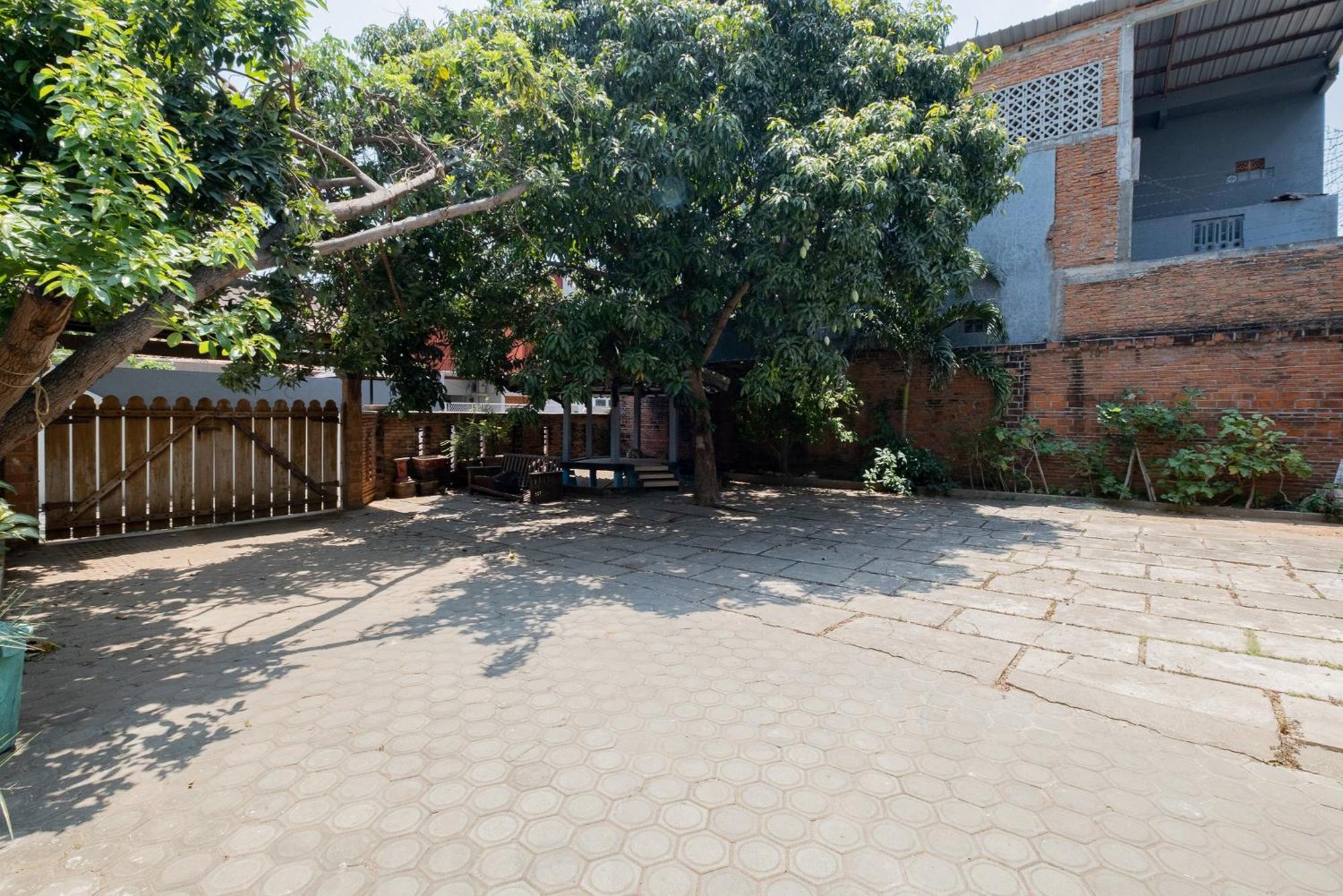 Reddoorz Syariah At Jalan Sunan Giri Tuban Tuban  Экстерьер фото